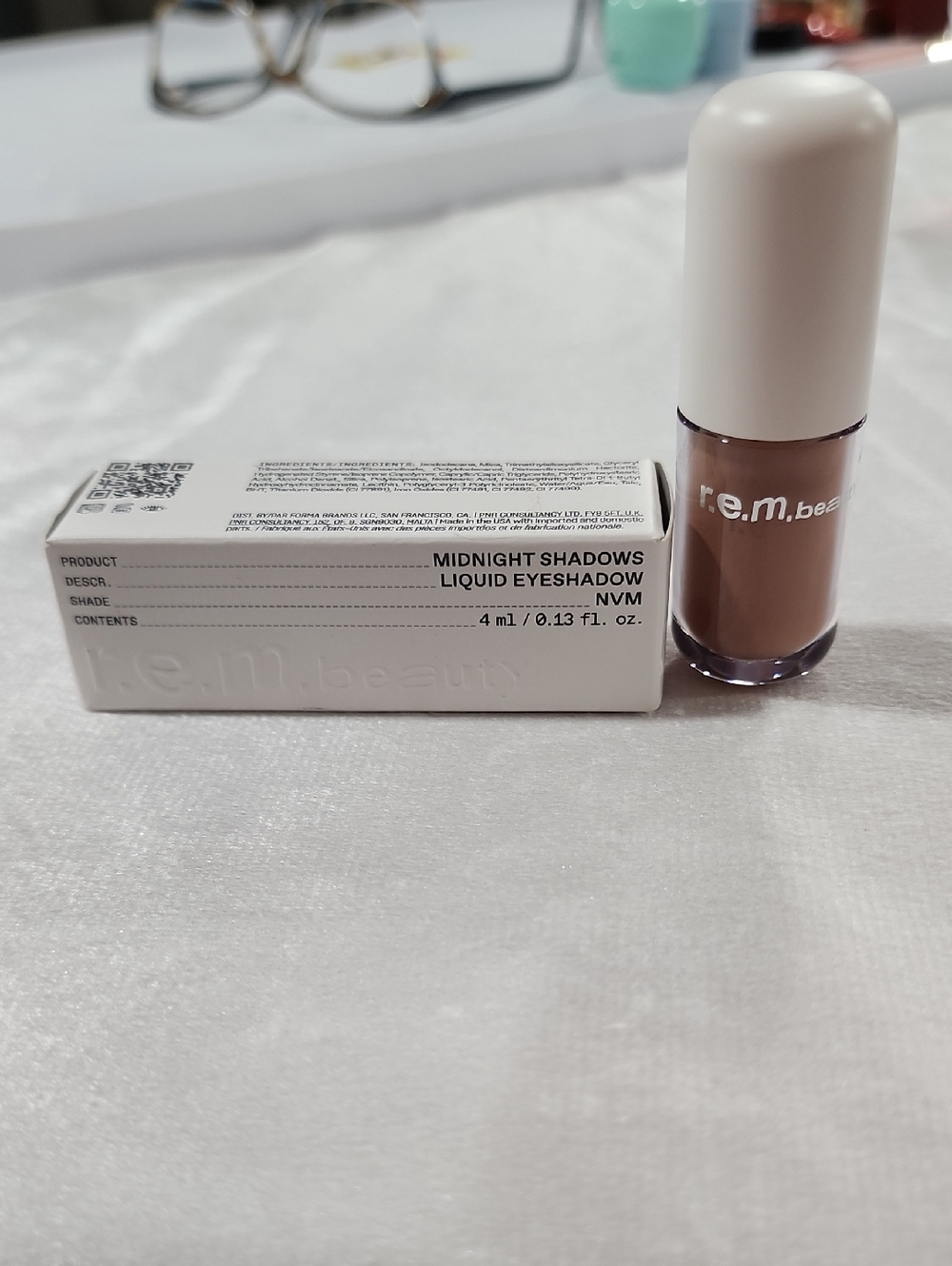 r.e.m. Beauty By Ariana Grande Liquid Eyeshadow "NVM" 4ml.